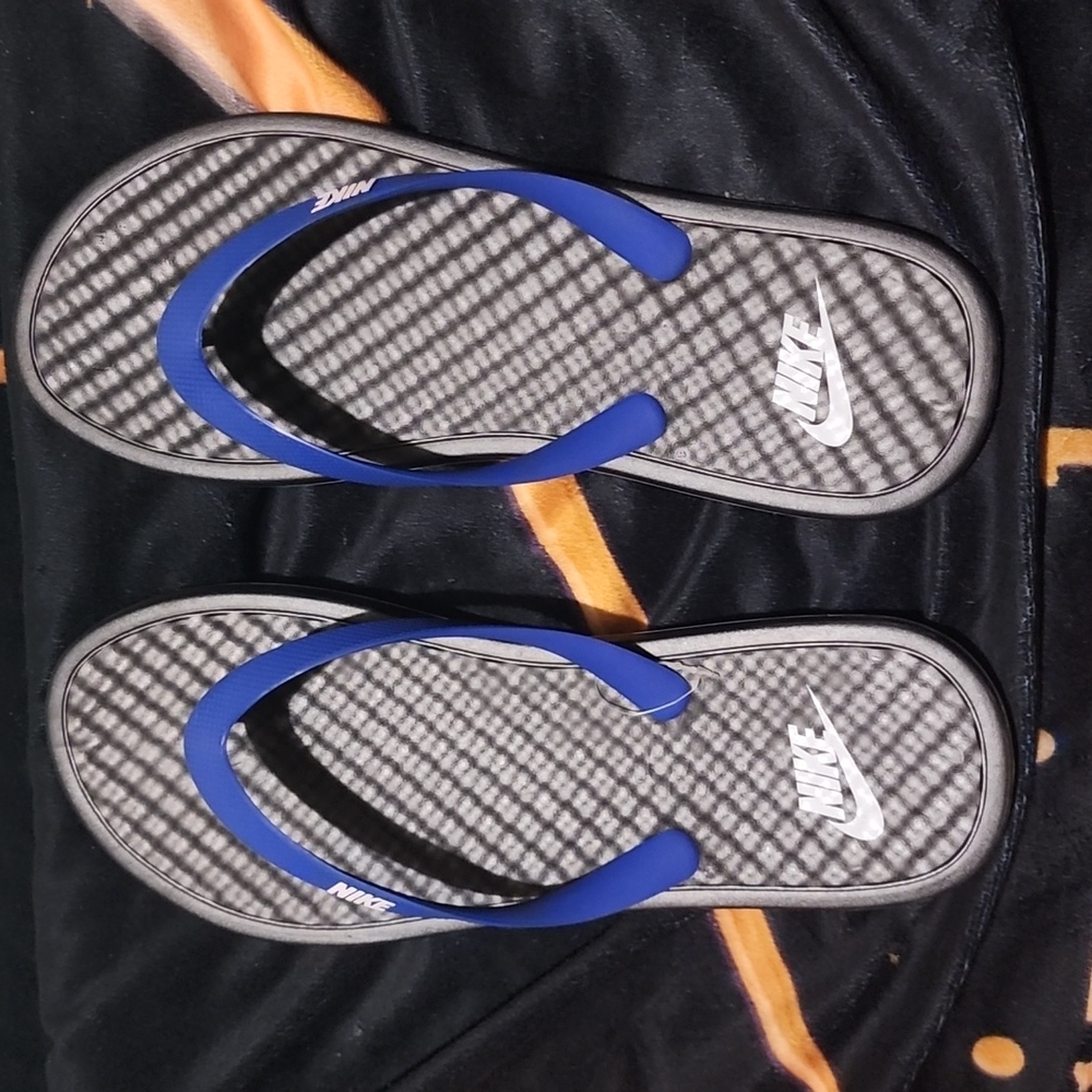 Nike thong sandals
